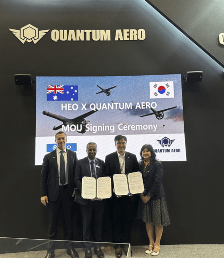 [ADEX 2025] 퀀텀에어로, 호주 HEO와 ‘비지구영상’ 기술협력 업무협약 체결